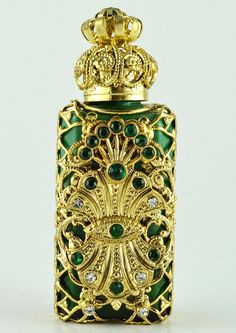 O Perfume exótico, que cheira à pele dela, e não o contário. (Pinterest)